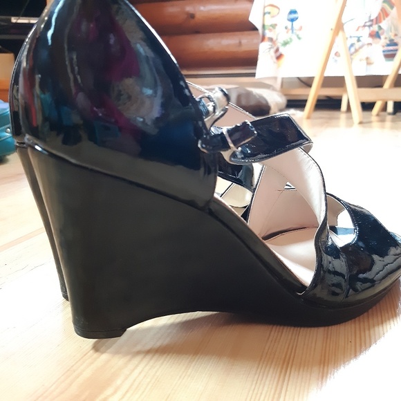 Patent leather wedges - Picture 2 of 5